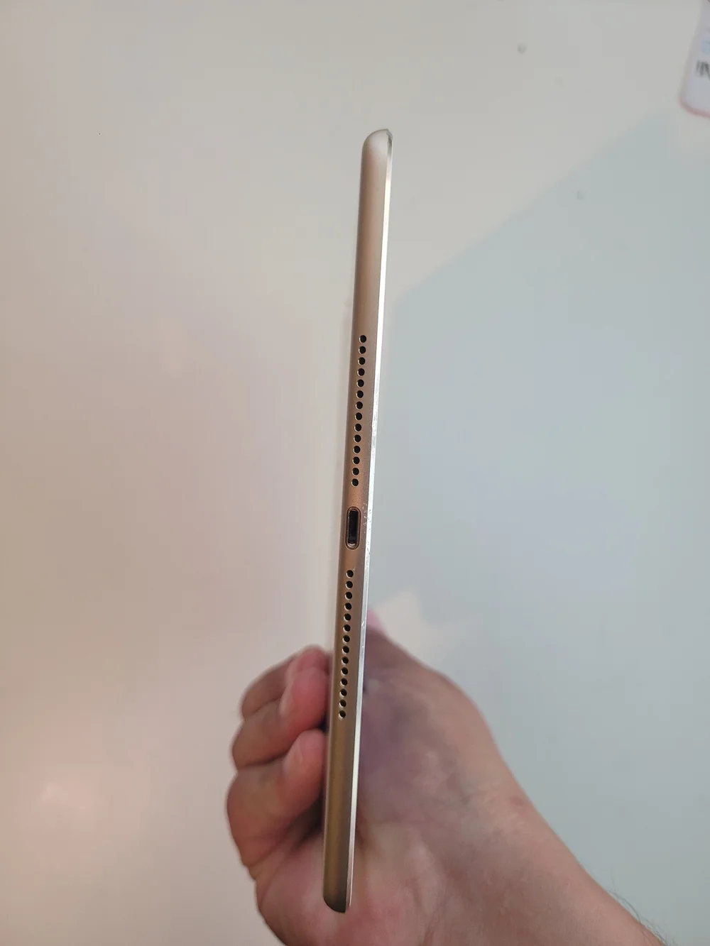 Apple iPad Air 2nd Gen 32 GB Cellular Used Gold **AJ**